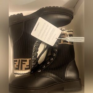Fendi Roma boots